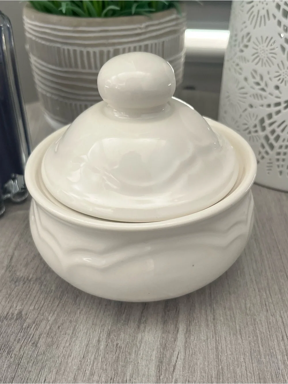 Pfaltzgraff Gazebo Ivory Covered Sugar Bowl w Lid Stoneware